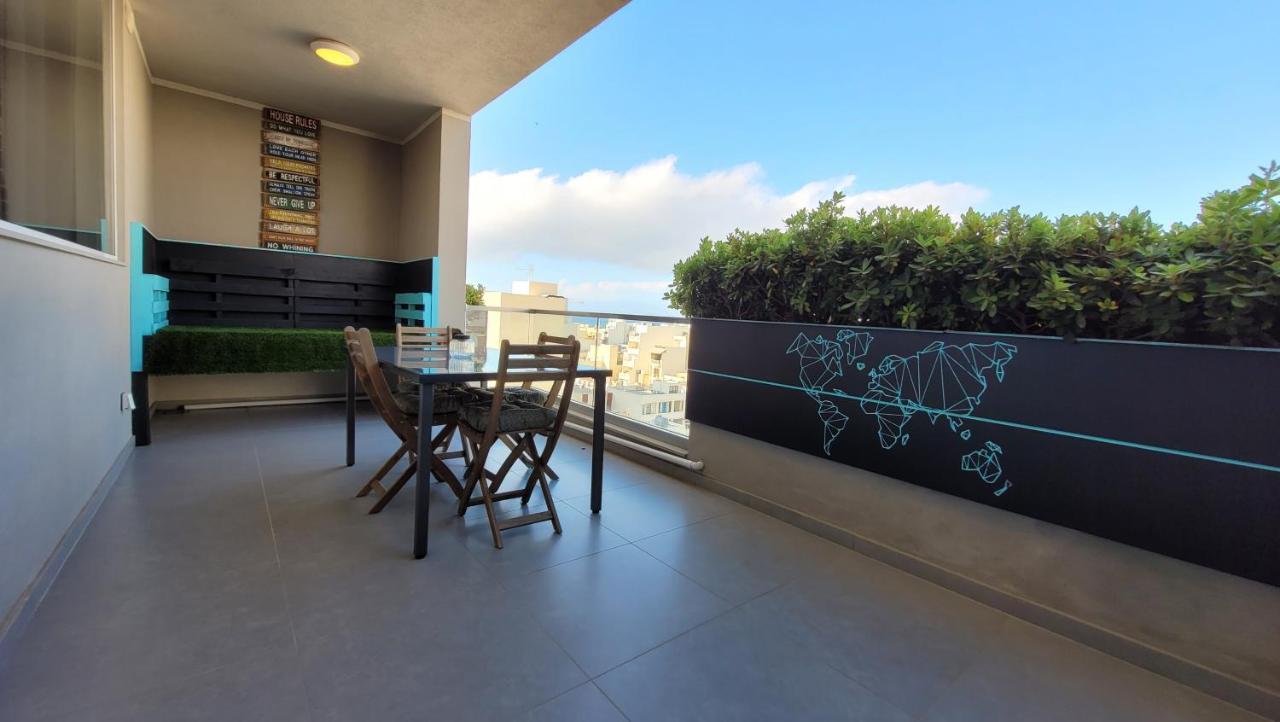 Stylish - Modern - Large Terrace - 2 Bed - 200 M From Sea - Fully Air Con Apartment St. Paul's Bay Bagian luar foto